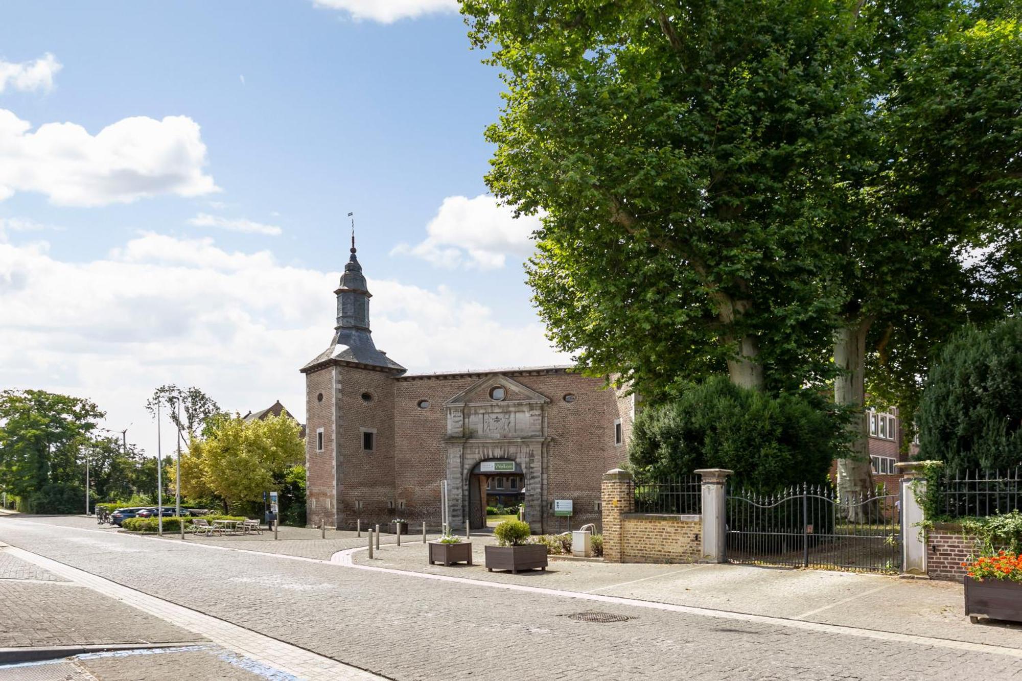 Chateau De Looz Bagian luar foto